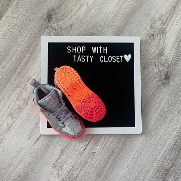 Nike toddler’s air jordan 1 mid sneakers - Picture 4 of 8